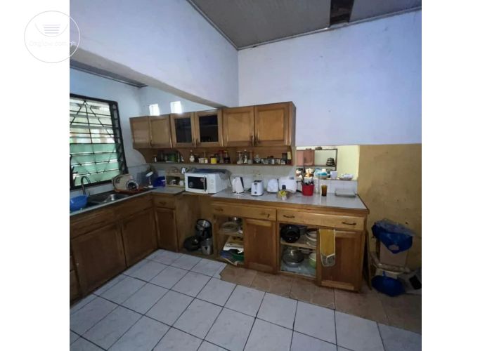 for sale=house bedrooms=4 master bedroom=1 land size=100/120 commercial store=1 chamber self =b
