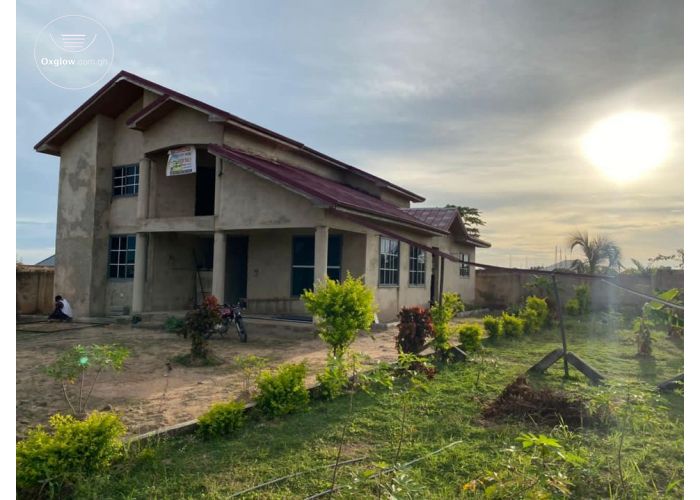 For sale/ house bedrooms=4 master bedrooms=3 Visitors wash =1 boys quarters available plot size