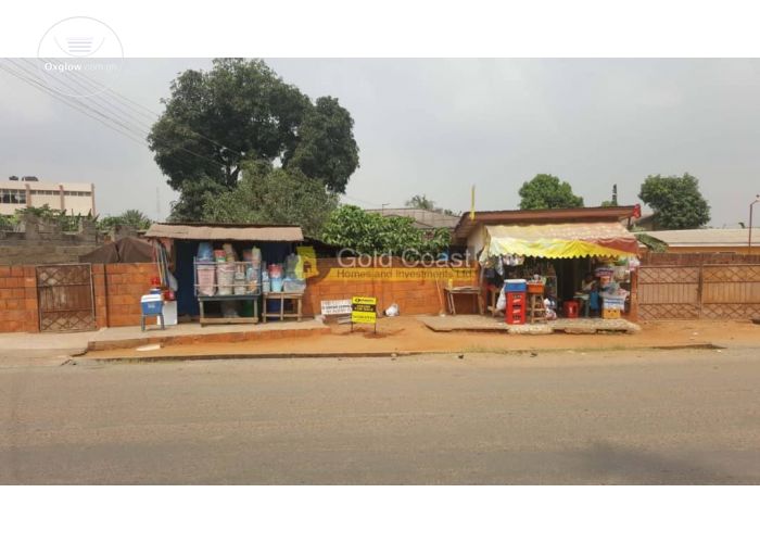 FREEHOLD AND REGISTERED 4 BEDROOM HOUSE PLUS 2 SHOPS AT NORTH KANESHIE