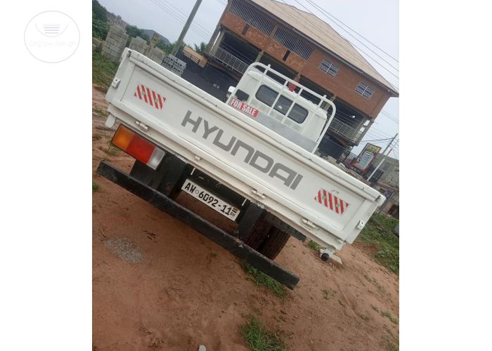 Hyundai Mighty 1