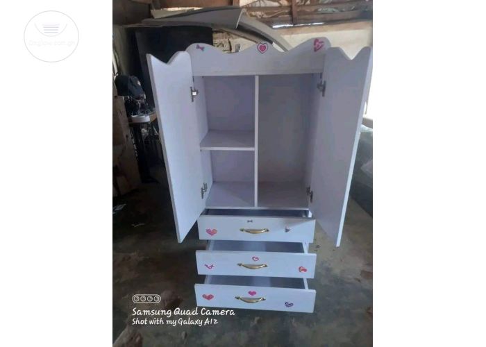 Kids wardrobe