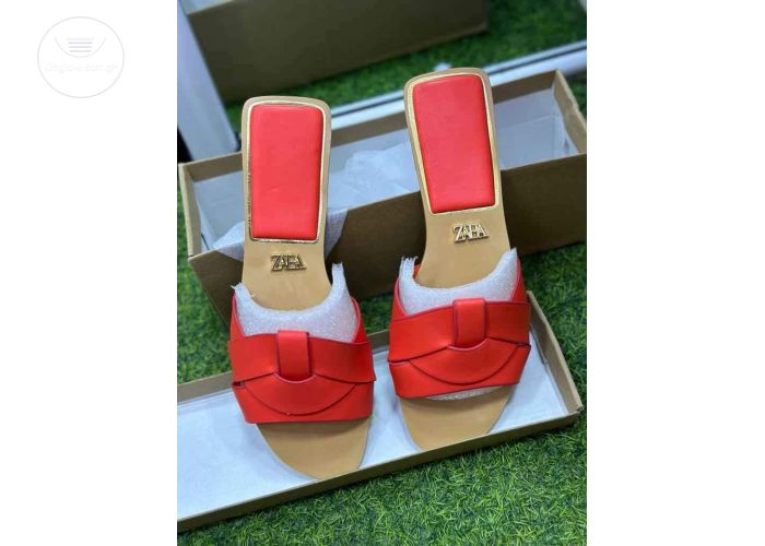 Ladies flat slippers