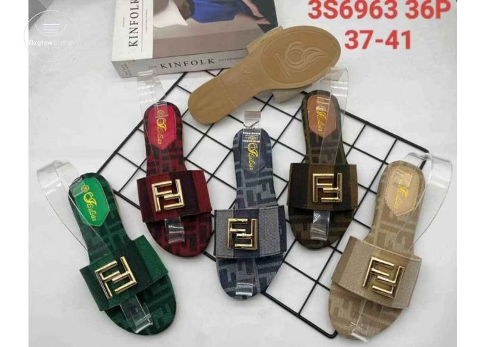 Ladies slippers