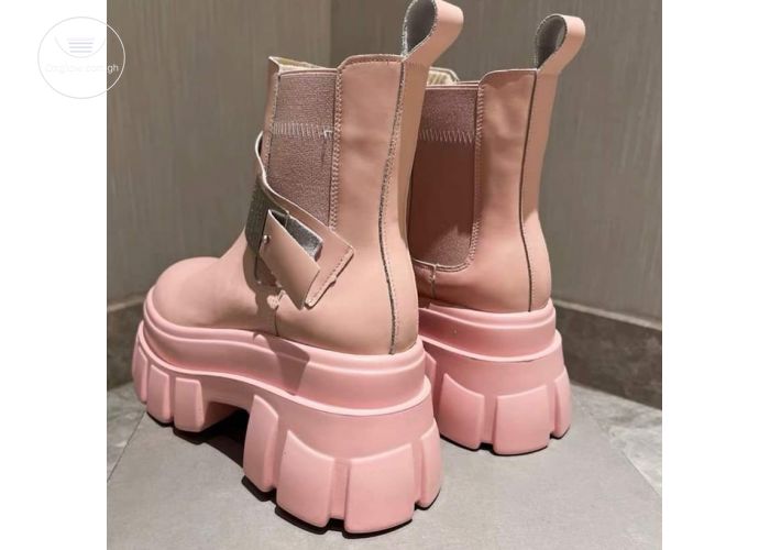 Ladies sneakers
