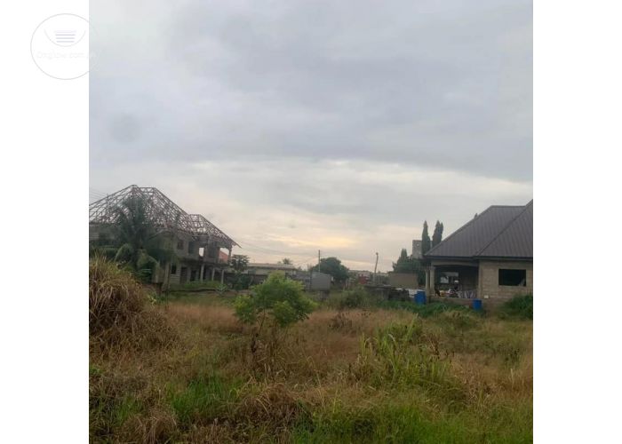 Land title half plot for sale. 40/100 land size. Location : Amasaman abehenase ju