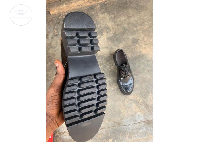 Men shoe