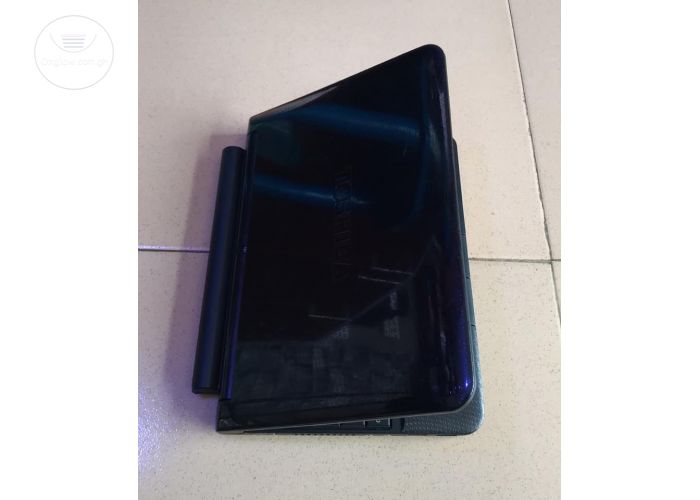 Mini Toshiba laptop