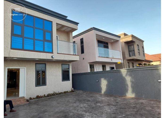 New 4 Bedrooms House