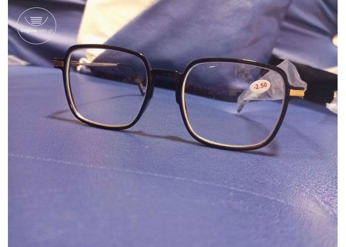 Prescription glasses for +250