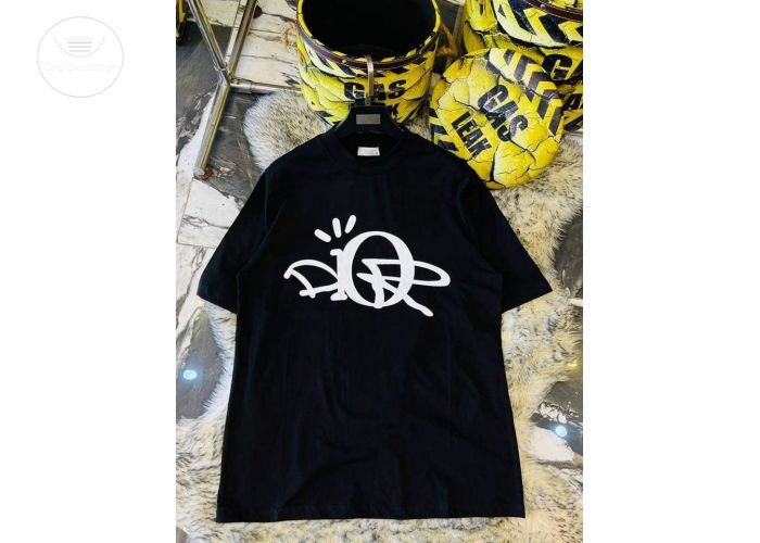 Round neck t-shirts