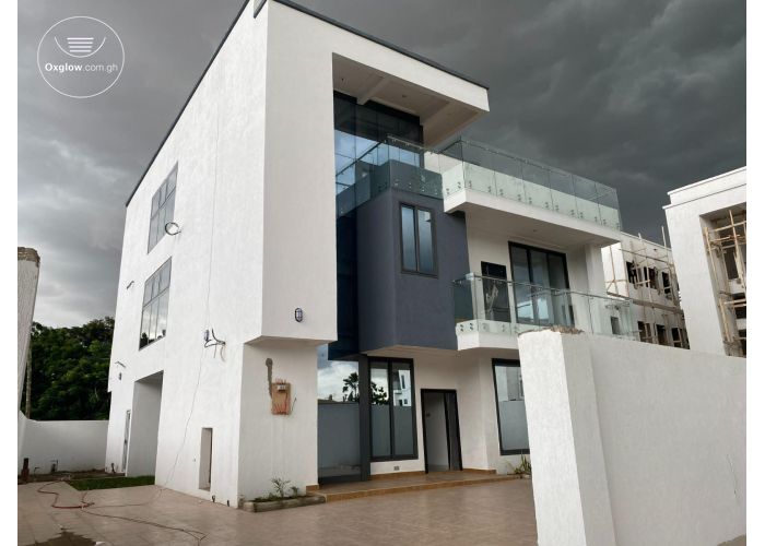 Semi-Funished 5 Bedrooms House
