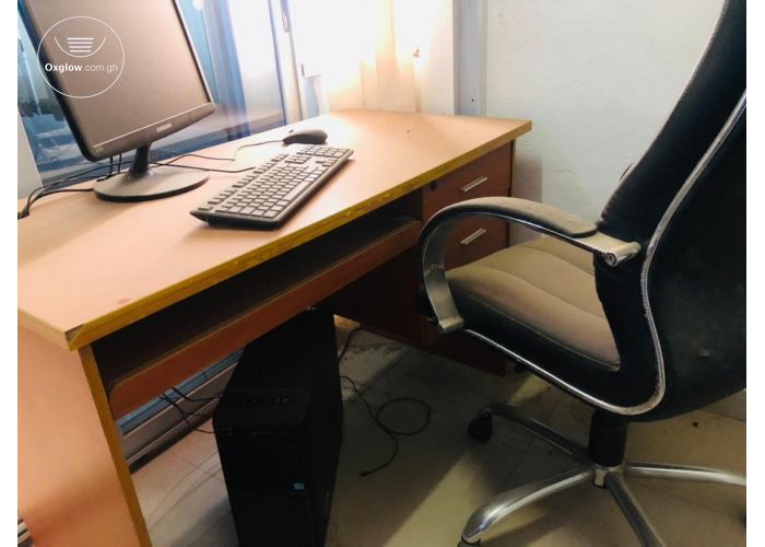 SEMI FURNISHED OFFICE 