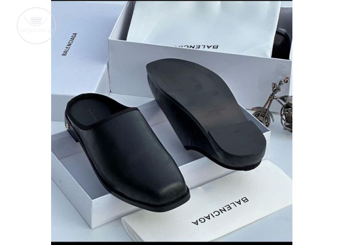 Slippers 