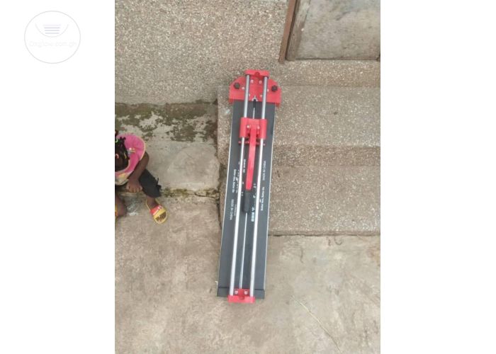 Tile cutter