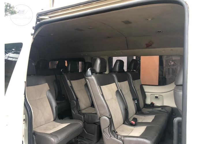TOYOTA HIACE