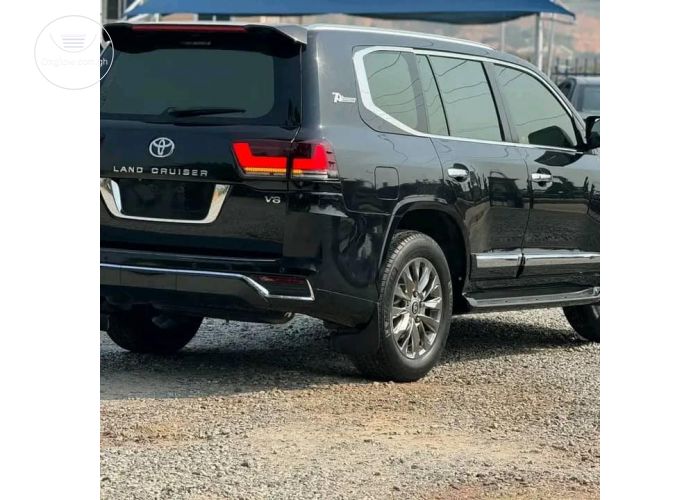TOYOTA LAND CRUISER