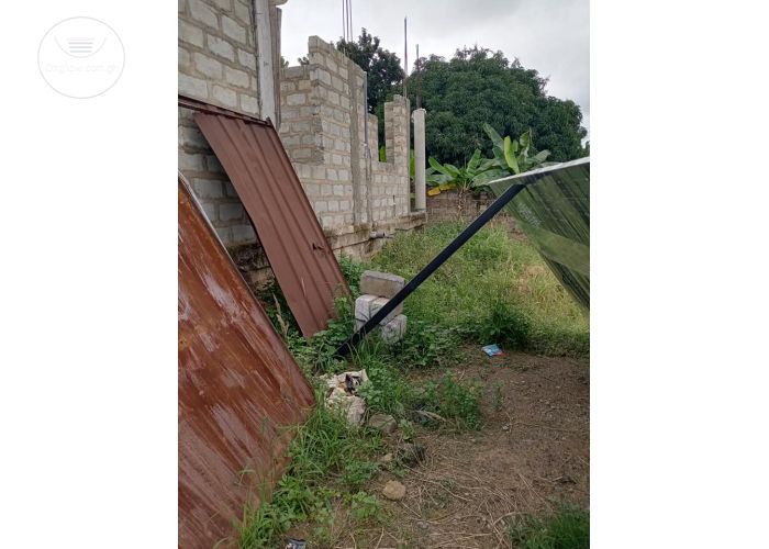 Uncompleted 4bedrooms on full plot of Titled land For sale