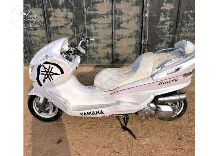Yamaha Majesty Motorbike