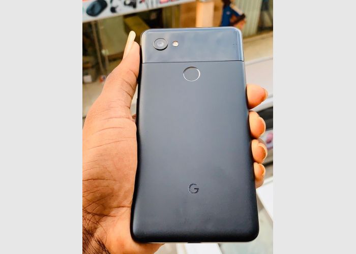 GOOGLE PIXEL 2XL SLIGHTLY USED