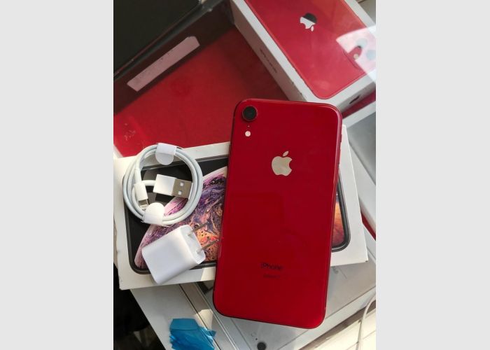 iPhone XR 99% neat,
