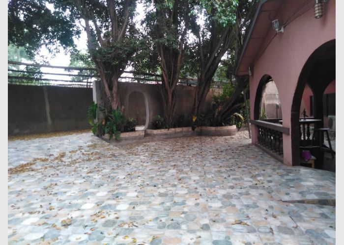 3 bedroom self compound For rent
