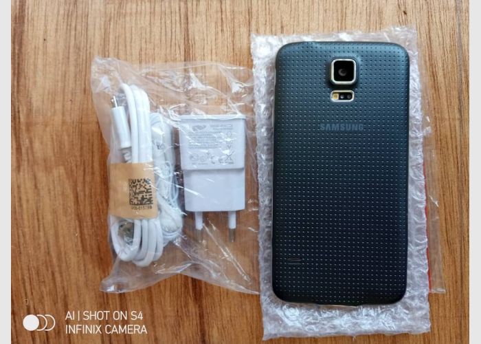 Samsung galaxy S5 used