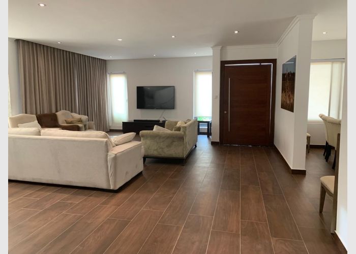  4 Bedrooms House Up For Rent 