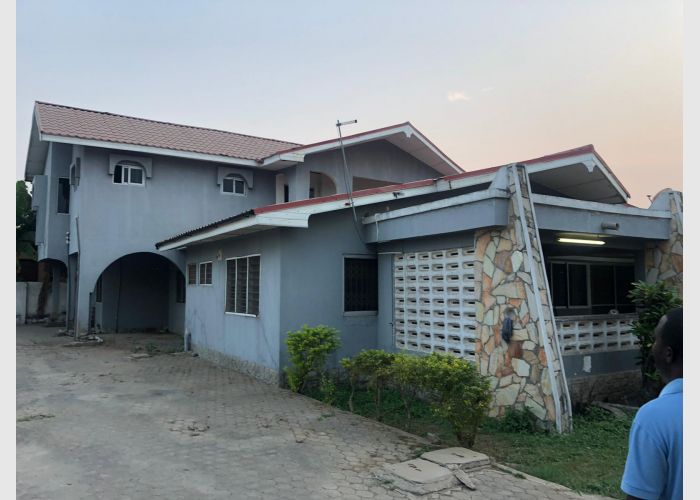 8 bedroom property for sale 