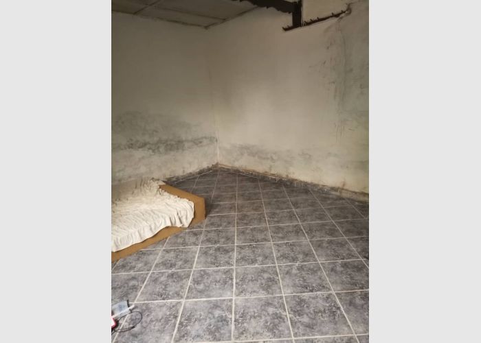 Single room self-contained Lapaz 6 to 6