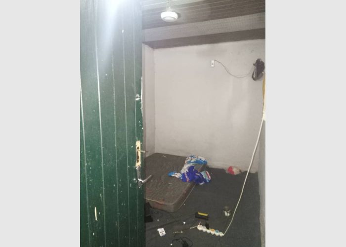 Chamber and hall self-contained