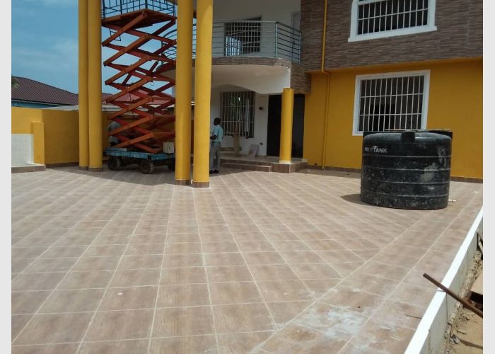  HOUSE FOR SALE ON ACCRA