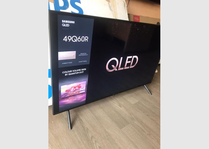 Neat Samsung QLED 49 inches 