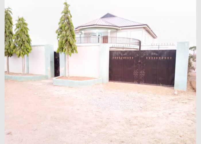 7 bedrooms for sale.