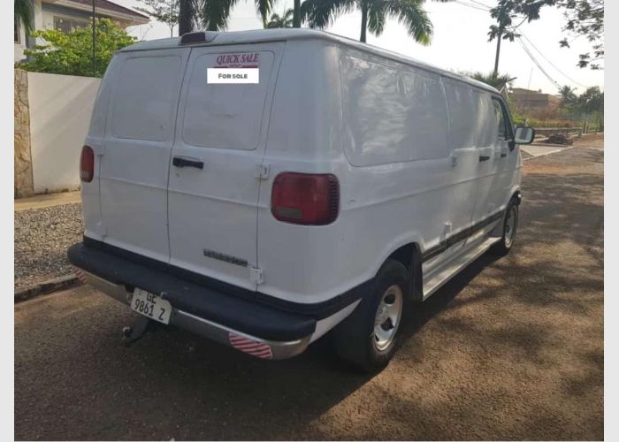 Dodge Ram Van
