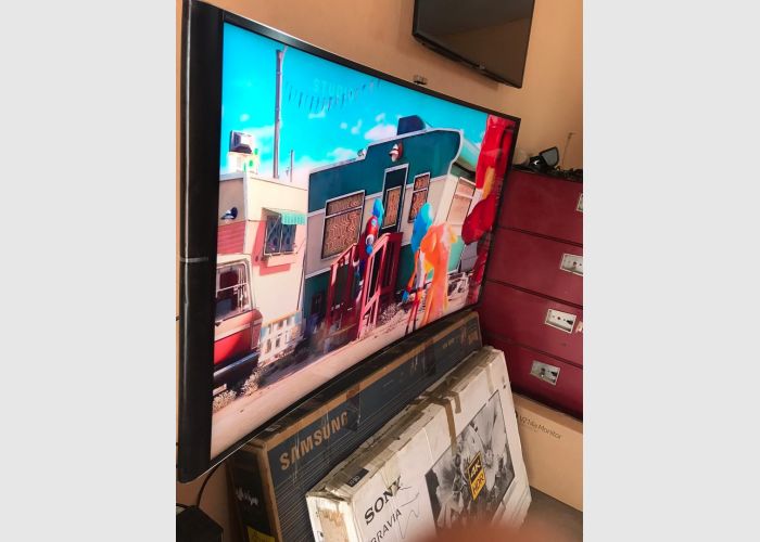 Sony Bravia 65 inches Curved TV