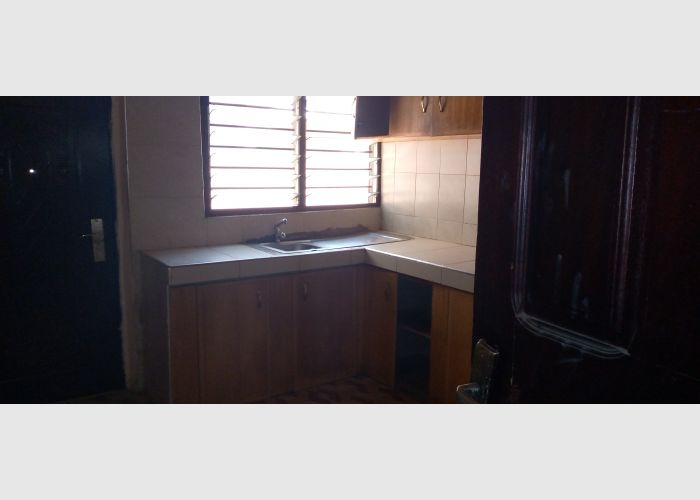 Three bedroom house for rent at spintex com 18