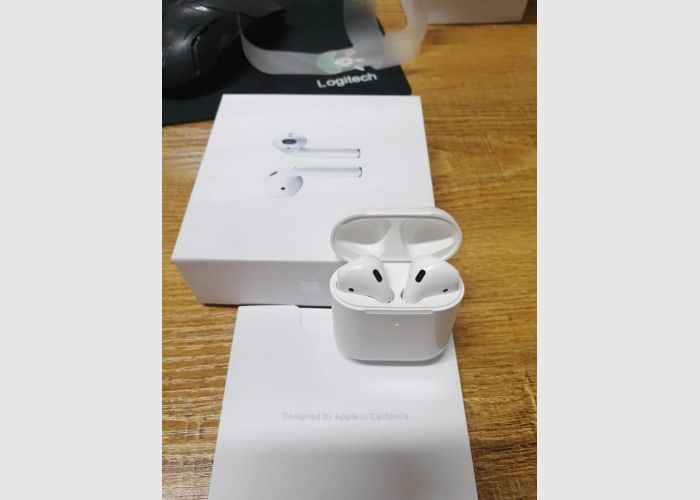 Airpod 2 with wireless charging case