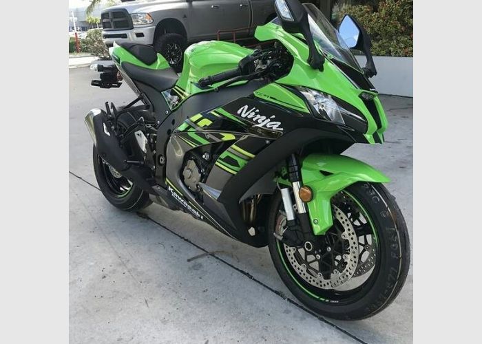 2018 kAwasaki ninja zx10r whatsapp +971525471647