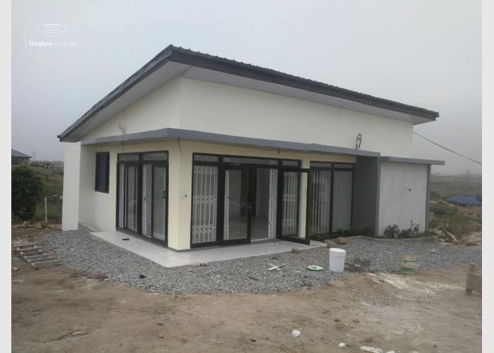 2 Bedrooms Houses and Flat For Sale