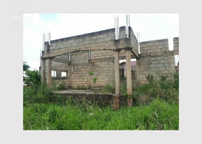 3 Bedrooms Uncompleted House