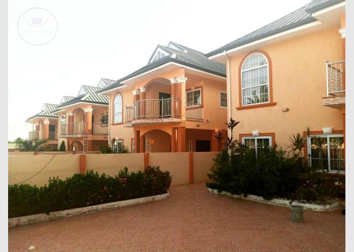 5 Bedroom House For Sale 
