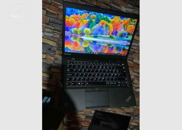 Lenovo ThinkPad X1 Carbon Laptop