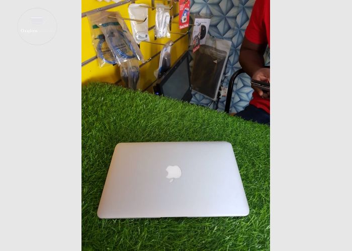 MacBook Air 2015 With Free Bag
