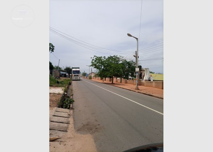 MAJOR ROAD PLOT AT SAKAMAN