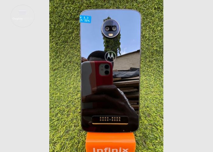 Motorola Moto Z3 Play 