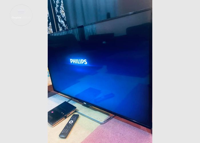 Phillps 47" Digital Satellite Smart TV