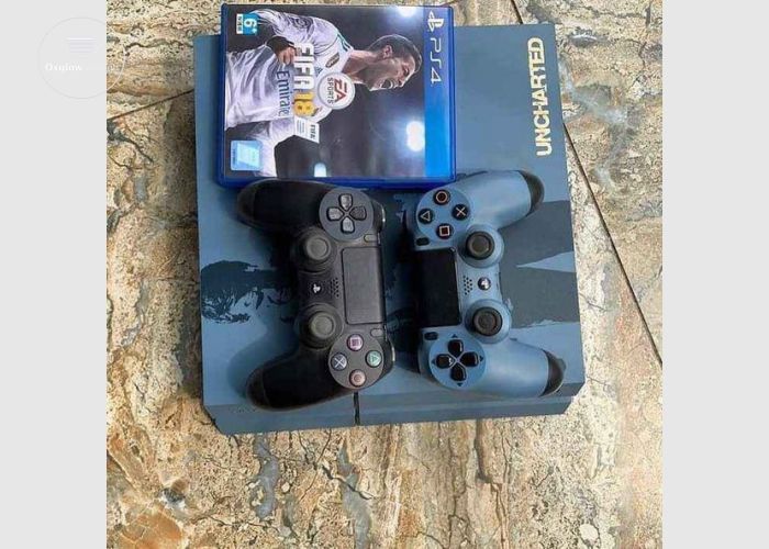 PlayStation 4 Slim 1TB 