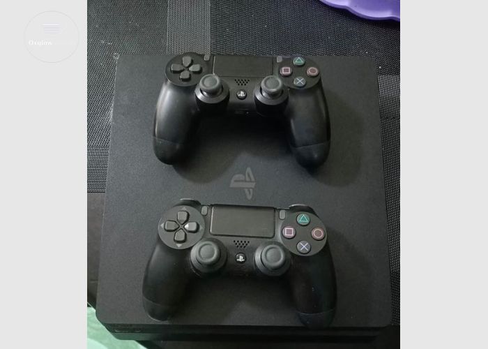 PlayStation 4 Slim 1TB 