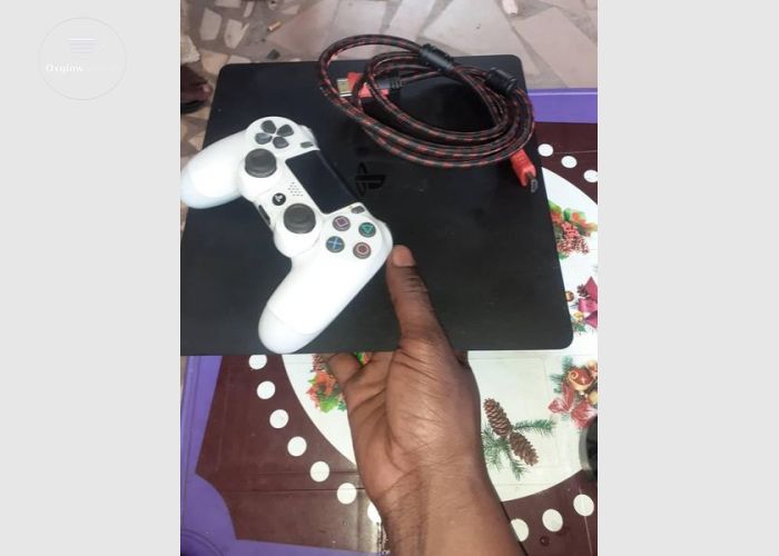 PlayStation 4 Slim