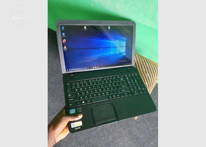 Toshiba Core i3 Laptop